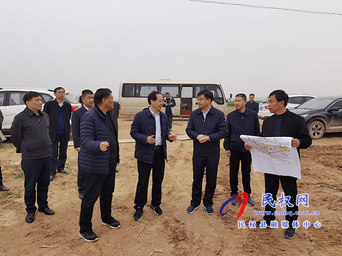 省農(nóng)業(yè)農(nóng)村廳黨組成員、副廳長謝長偉到民調(diào)研