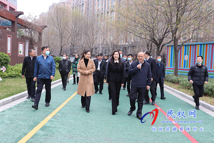 副縣長(zhǎng)朱琳帶隊(duì)赴鄭州市部分中小學(xué)校參觀學(xué)習(xí) 副縣長(zhǎng)朱琳帶隊(duì)赴鄭州市部分中小學(xué)校參觀學(xué)習(xí)