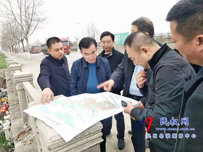 縣委副書記、縣長張團(tuán)結(jié)會見西安龍發(fā)實業(yè)有限公司總經(jīng)理李云龍