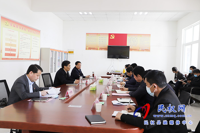 副省長、市委書記王戰(zhàn)營到我縣雙塔鎮(zhèn)秣坡村開展“三五”基層工作日活動