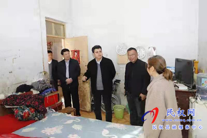 市人大常委會(huì)副主任王琦到程莊鎮(zhèn)江集村開展“三五”工作日活動(dòng) 市人大常委會(huì)副主任王琦到程莊鎮(zhèn)江集村開展“三五”工作日活動(dòng)