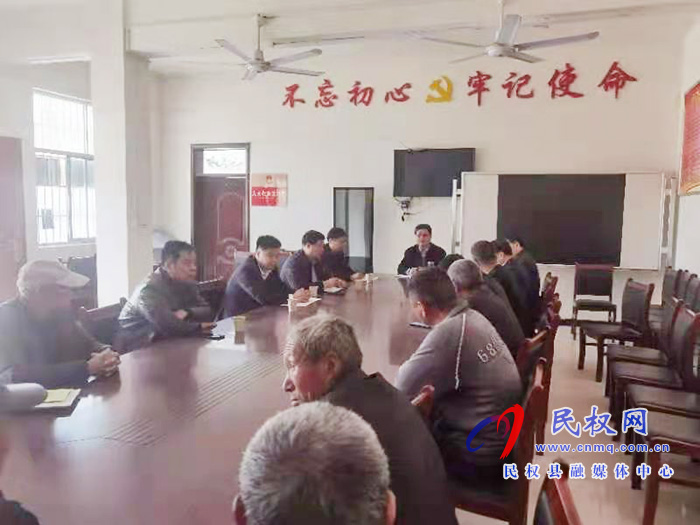 市人大常委會(huì)副主任王琦到程莊鎮(zhèn)江集村開展“三五”工作日活動(dòng) 市人大常委會(huì)副主任王琦到程莊鎮(zhèn)江集村開展“三五”工作日活動(dòng)