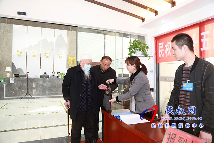 參加民權(quán)兩會(huì)的人大代表今日報(bào)到 滿懷豪情為民發(fā)聲 參加民權(quán)兩會(huì)的人大代表今日報(bào)到 滿懷豪情為民發(fā)聲