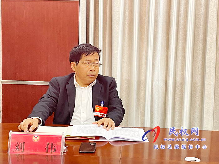 縣委副書記、縣長張團(tuán)結(jié)參加政協(xié)十屆五次會議農(nóng)林水組委員小組討論會