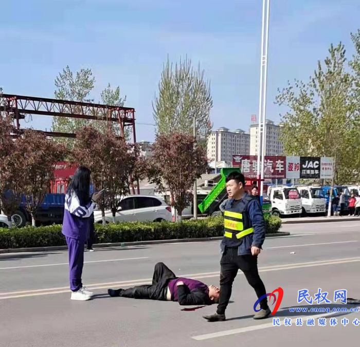 民權(quán)縣斑馬救援隊無私奉獻暖人心 民權(quán)縣斑馬救援隊無私奉獻暖人心