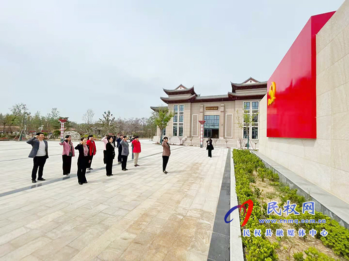 市婦聯(lián)黨組書記主席劉春霞到民調(diào)研“傳承紅色基因 爭當為民先鋒”工作 市婦聯(lián)黨組書記主席劉春霞到民調(diào)研“傳承紅色基因 爭當為民先鋒”工作