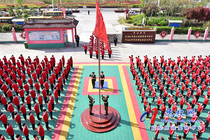民權(quán)縣精英文武學(xué)校營(yíng)造濃厚擁軍氛圍 民權(quán)縣精英文武學(xué)校營(yíng)造濃厚擁軍氛圍