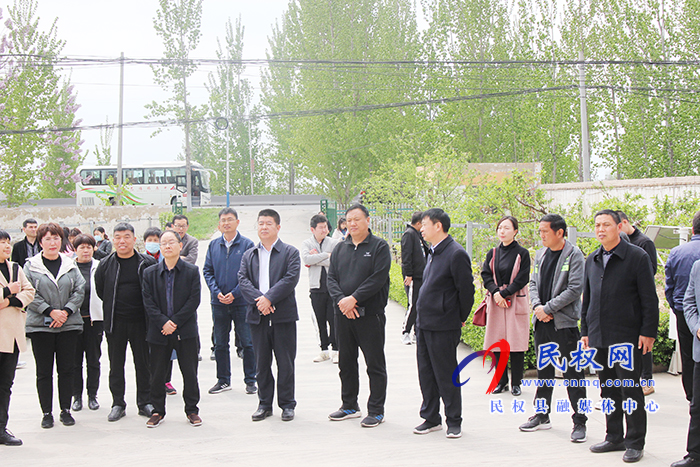 漯河市農(nóng)業(yè)農(nóng)村局蒞民參觀學(xué)習(xí)農(nóng)技推廣區(qū)域站運營管理工作開展情況 漯河市農(nóng)業(yè)農(nóng)村局蒞民參觀學(xué)習(xí)農(nóng)技推廣區(qū)域站運營管理工作開展情況