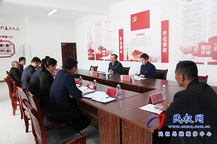 市委常委、常務(wù)副市長吳祖明到龍?zhí)伶?zhèn)邢莊村開展“三五”基層工作日活動