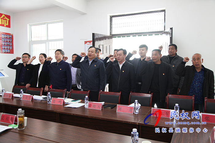市委常委、常務(wù)副市長吳祖明到龍?zhí)伶?zhèn)邢莊村開展“三五”基層工作日活動