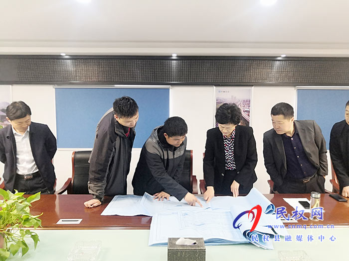 縣人大常委會主任周燕現(xiàn)場召開迎賓大道南段整治施工協(xié)調(diào)會 縣人大常委會主任周燕現(xiàn)場召開迎賓大道南段整治施工協(xié)調(diào)會