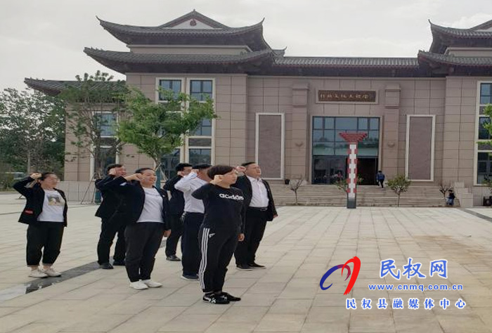 接待服務(wù)中心開展赴紅色基地秣坡開展“學(xué)黨史、感黨恩、跟黨走”主題教育活動