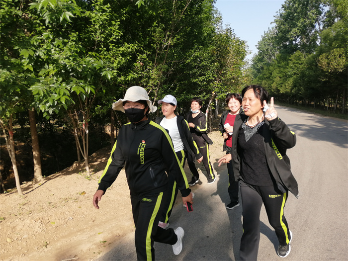 民權(quán)縣第三小學(xué)舉行“永遠(yuǎn)跟黨走奮斗新征程”慶祝建黨100周年徒步活動 民權(quán)縣第三小學(xué)舉行“永遠(yuǎn)跟黨走奮斗新征程”慶祝建黨100周年徒步活動