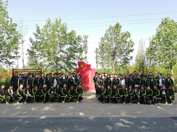 民權(quán)縣第三小學(xué)舉行“永遠(yuǎn)跟黨走奮斗新征程”慶祝建黨100周年徒步活動 民權(quán)縣第三小學(xué)舉行“永遠(yuǎn)跟黨走奮斗新征程”慶祝建黨100周年徒步活動