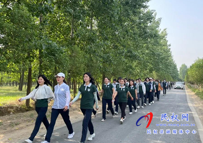 民東新區(qū)實(shí)驗(yàn)幼兒園徒步活動(dòng)——愛在初夏 一路同行 民東新區(qū)實(shí)驗(yàn)幼兒園徒步活動(dòng)——愛在初夏 一路同行