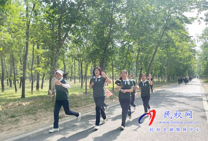 民東新區(qū)實(shí)驗(yàn)幼兒園徒步活動(dòng)——愛在初夏 一路同行 民東新區(qū)實(shí)驗(yàn)幼兒園徒步活動(dòng)——愛在初夏 一路同行