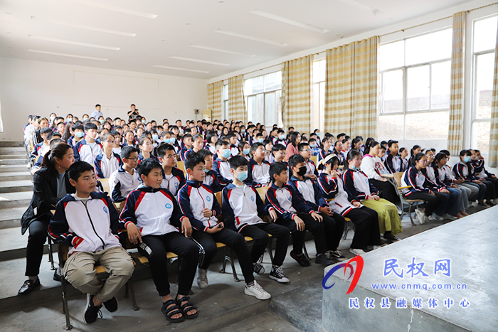關(guān)工委:舉行黨史教育宣講報告會 關(guān)工委:舉行黨史教育宣講報告會