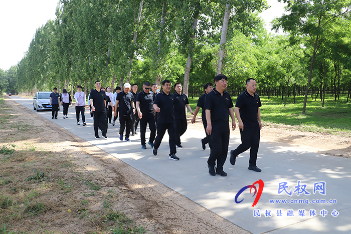 縣政協(xié)：開展“學(xué)黨史、感黨恩、跟黨走”深化黨史學(xué)習(xí)教育徒步活動