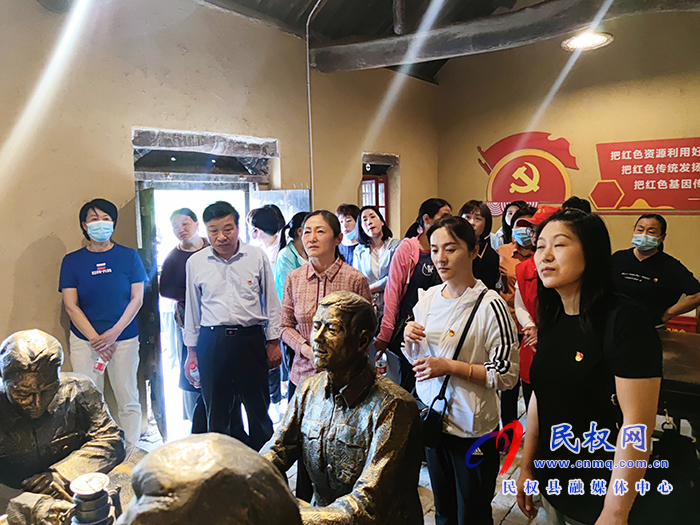 縣紀(jì)委監(jiān)委、婦聯(lián)：傳承紅色基因、共建廉政家庭