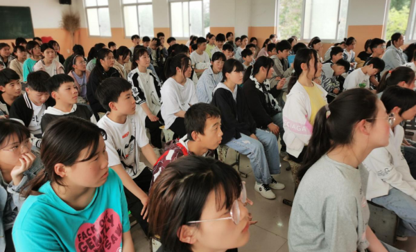 北關(guān)二中開展“從小學(xué)黨史，永遠(yuǎn)跟黨走”主題教育活動