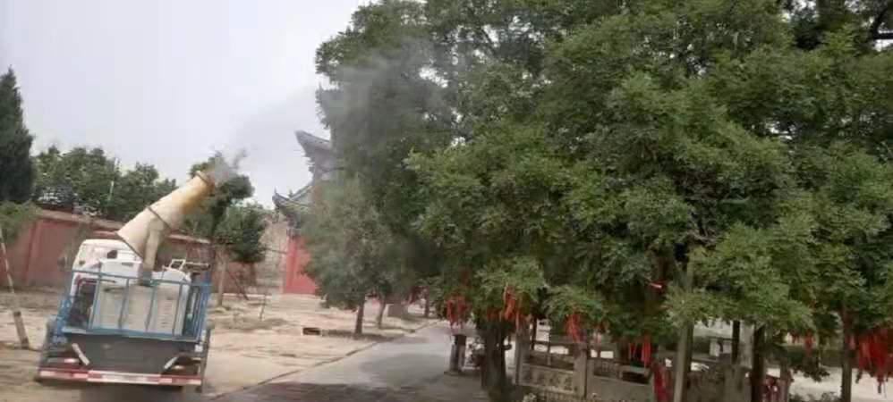 縣林業(yè)發(fā)展服務(wù)中心加強古樹名木病蟲害防治工作 縣林業(yè)發(fā)展服務(wù)中心加強古樹名木病蟲害防治工作