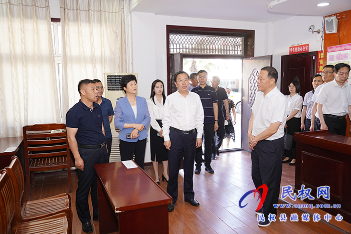 市人大常委會(huì)副主任、縣委書(shū)記姬脈常查看高招考務(wù)工作準(zhǔn)備情況