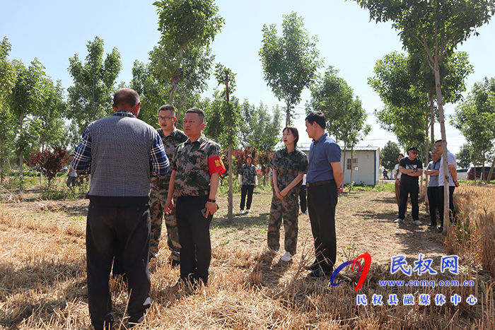 我縣積極組織開展“我為群眾辦實事，服務三夏當先鋒”主題實踐活動