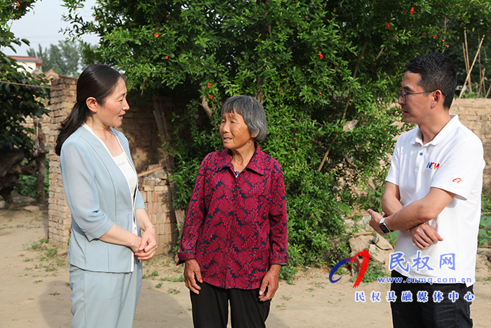 縣婦聯(lián)攜手縣脫貧攻堅(jiān)副總指揮徐強(qiáng)走訪慰問“加油木蘭”項(xiàng)目受益人 縣婦聯(lián)攜手縣脫貧攻堅(jiān)副總指揮徐強(qiáng)走訪慰問“加油木蘭”項(xiàng)目受益人