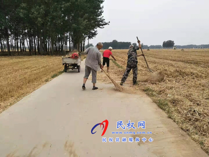 孫六鎮(zhèn)：全面清理“三邊三頭”秸稈，提升人居環(huán)境