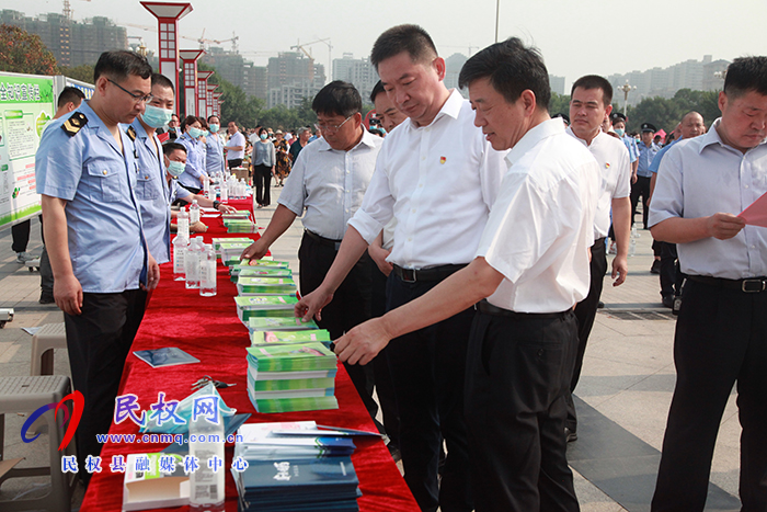 民權(quán)縣2021年食品安全宣傳周啟動(dòng)儀式舉行 民權(quán)縣2021年食品安全宣傳周啟動(dòng)儀式舉行