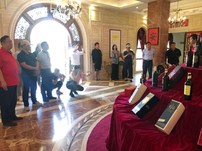 “沿著高速看河南” 集中采風團走進民權 “沿著高速看河南” 集中采風團走進民權