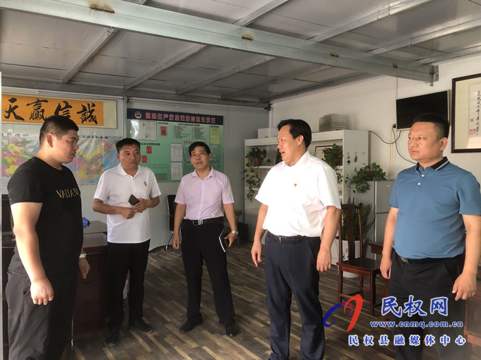 縣委常委、政法委書記、副縣長孟祥亮到伯黨鄉(xiāng)開展“三?五”基層工作日活動