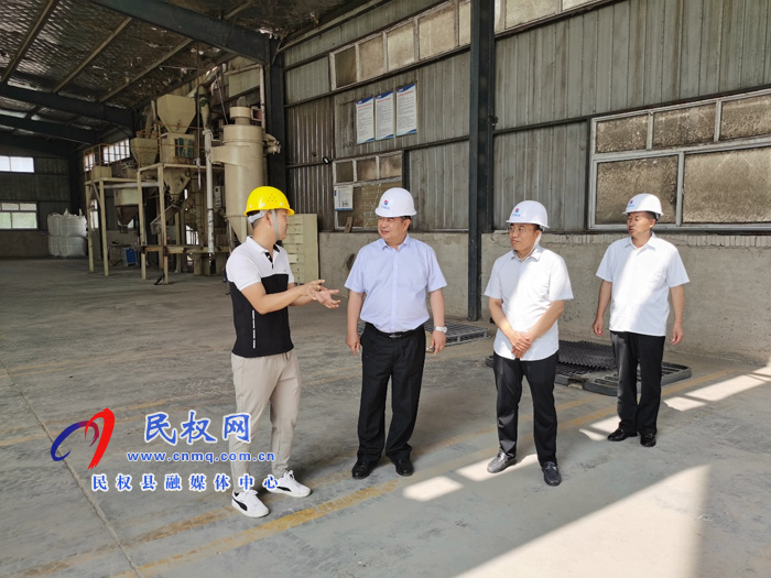 副縣長(zhǎng)張士彬檢查飼料獸藥加工企業(yè)消防安全工作