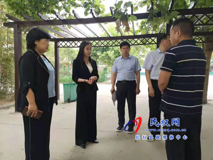 副縣長朱琳到我縣部分學(xué)校、教育培訓(xùn)機(jī)構(gòu)進(jìn)行消防安全檢查工作