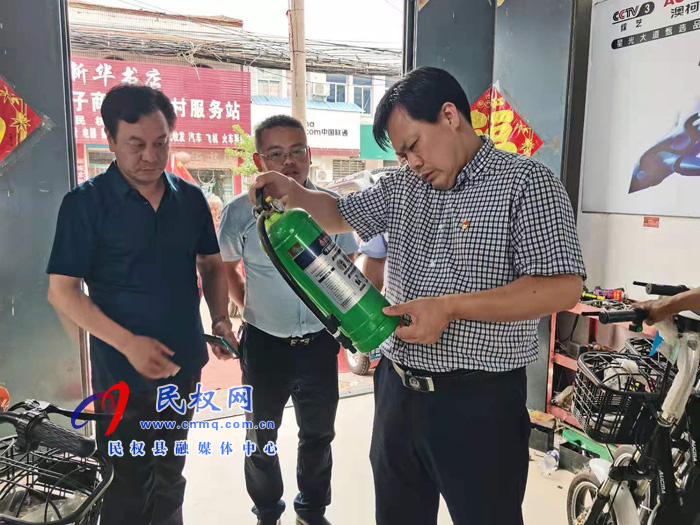縣委常委、政法委書(shū)記、副縣長(zhǎng)孟祥亮到龍?zhí)伶?zhèn)督導(dǎo)檢查安全生產(chǎn)工作