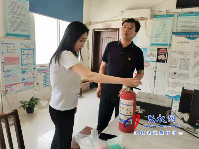 副縣長朱琳到老顏集鄉(xiāng)督導(dǎo)檢查消防安全工作 副縣長朱琳到老顏集鄉(xiāng)督導(dǎo)檢查消防安全工作
