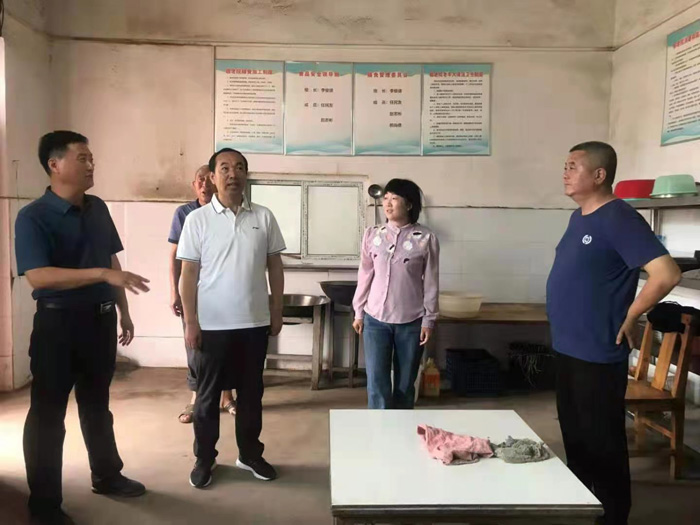 縣領(lǐng)導(dǎo)韓德勇到褚廟鄉(xiāng)督導(dǎo)檢查消防安全工作開(kāi)展情況 縣領(lǐng)導(dǎo)韓德勇到褚廟鄉(xiāng)督導(dǎo)檢查消防安全工作開(kāi)展情況