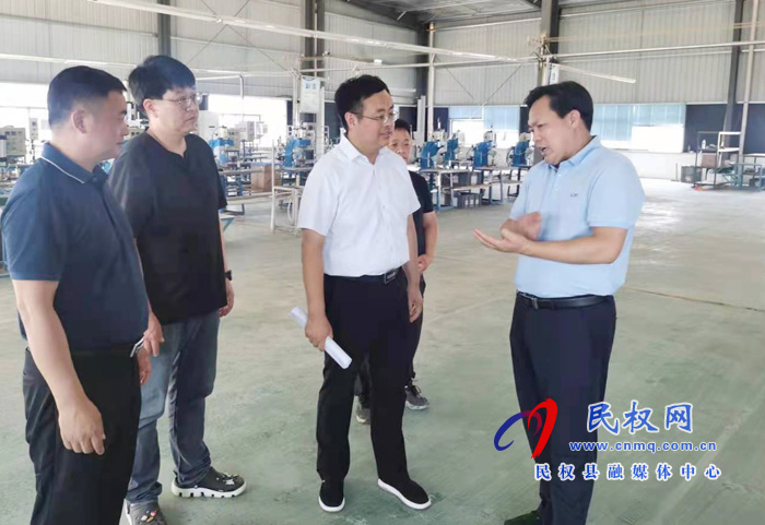 縣委常委、政法委書記、副縣長孟祥亮到王莊寨鎮(zhèn)檢查督導扶貧車間安全生產(chǎn)落實情況