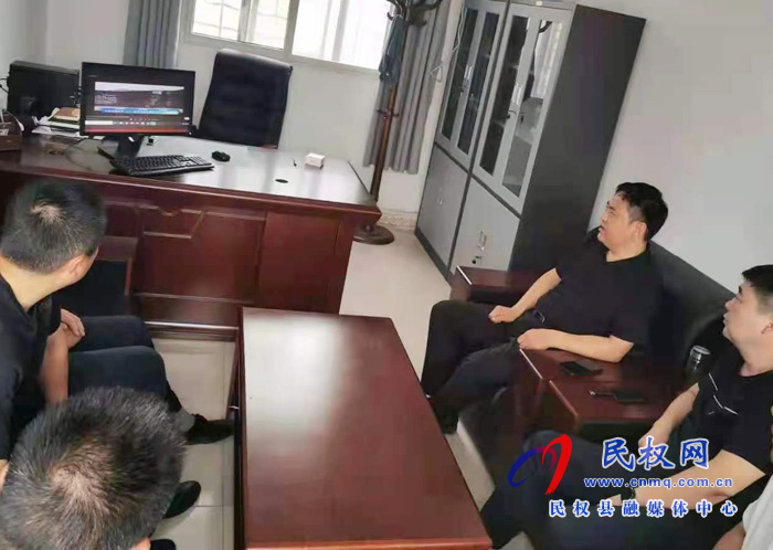 我縣各鄉(xiāng)鎮(zhèn)（街道辦）、縣直各單位組織收聽收看全縣安全生產(chǎn)知識(shí)專題培訓(xùn)會(huì)