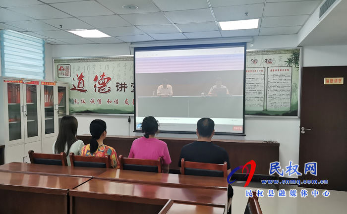 我縣各鄉(xiāng)鎮(zhèn)（街道辦）、縣直各單位組織收聽收看全縣安全生產(chǎn)知識(shí)專題培訓(xùn)會(huì)