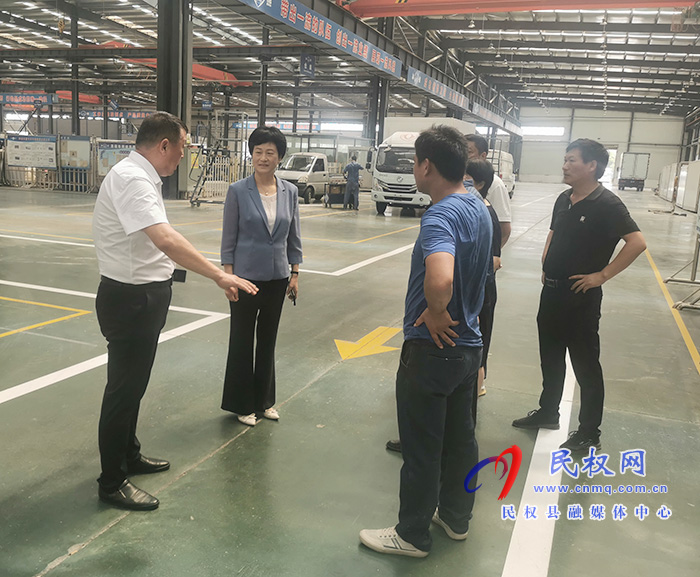 縣人大常委會主任周燕督查涉氨企業(yè)安全生產(chǎn)工作 ? 縣人大常委會主任周燕督查涉氨企業(yè)安全生產(chǎn)工作 ?