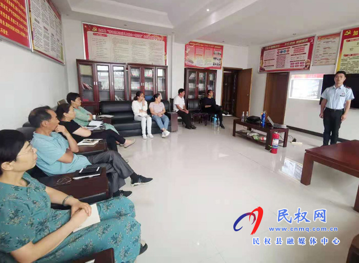 縣總工會(huì)開(kāi)展消防安全知識(shí)培訓(xùn) 縣總工會(huì)開(kāi)展消防安全知識(shí)培訓(xùn)