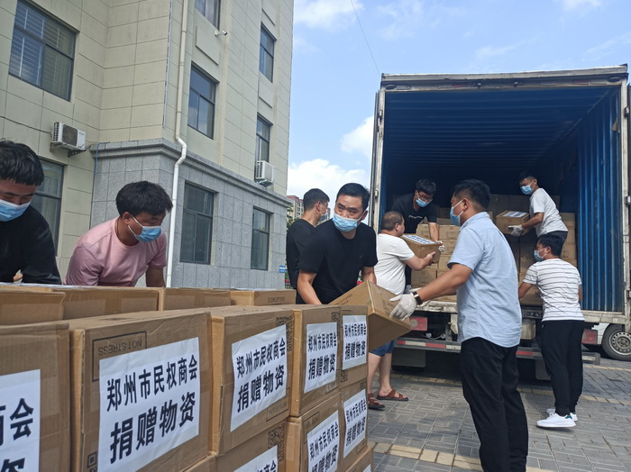 鄭州市民權(quán)商會(huì)向我縣捐贈(zèng)防疫物資 鄭州市民權(quán)商會(huì)向我縣捐贈(zèng)防疫物資