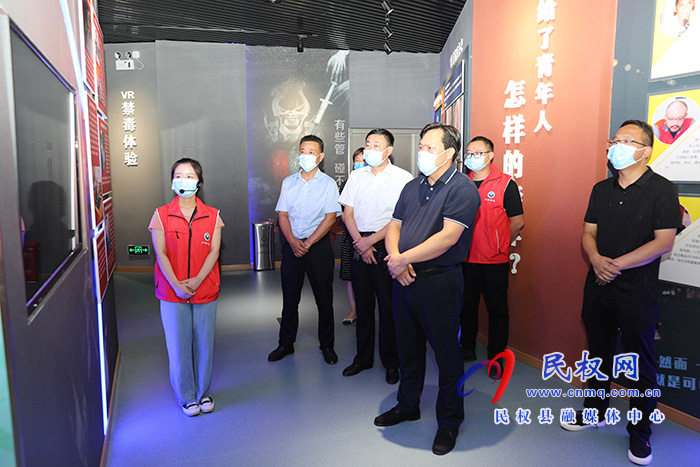 縣委常委、政法委書記、副縣長(zhǎng)孟祥亮督查民權(quán)縣禁毒科普教育基地運(yùn)行情況