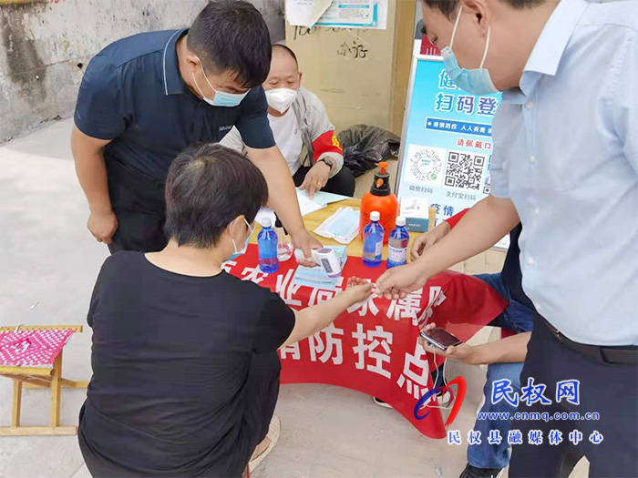 縣農(nóng)業(yè)農(nóng)村局傾情助力無物業(yè)小區(qū)防疫工作 縣農(nóng)業(yè)農(nóng)村局傾情助力無物業(yè)小區(qū)防疫工作