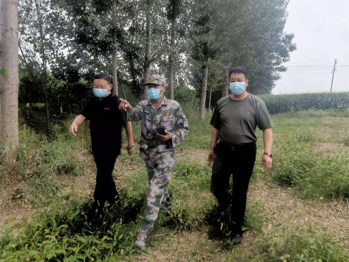 縣委常委、武裝部長熊四香到王橋鎮(zhèn)巡河并督導(dǎo)防汛工作