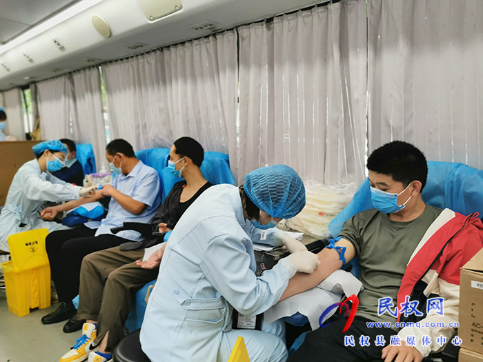 民權(quán)縣自然資源局組織開展無(wú)償獻(xiàn)血活動(dòng)助力戰(zhàn)“疫” 民權(quán)縣自然資源局組織開展無(wú)償獻(xiàn)血活動(dòng)助力戰(zhàn)“疫”