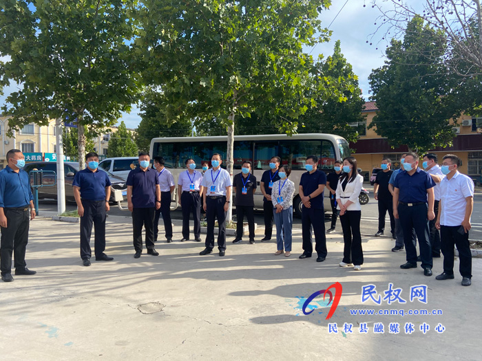 市人大執(zhí)法檢查組到民權(quán)檢查《中華人民共和國畜牧法》和《河南省畜牧業(yè)條例》貫徹落實(shí)情況 市人大執(zhí)法檢查組到民權(quán)檢查《中華人民共和國畜牧法》和《河南省畜牧業(yè)條例》貫徹落實(shí)情況