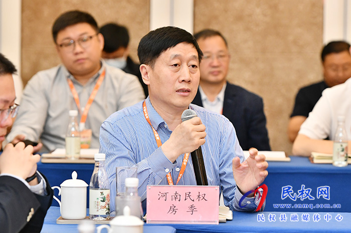 縣委常委、副縣長(zhǎng)房季帶隊(duì)深入到抖音電商上?？偛亢桶⒗锇桶吞詫毴蛸?gòu)杭州總部進(jìn)行招商活動(dòng)