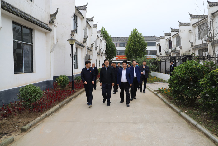 省人大環(huán)資委主任委員、常委會環(huán)資工委主任朱長青蒞民調(diào)研